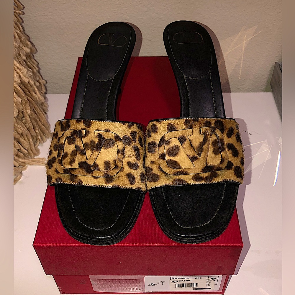 VALENTINO GARAVANI Calf Hair Leopard Print VLogo
